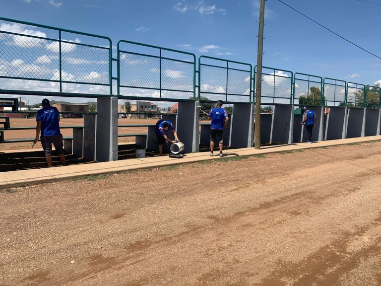 Con empleo temporal, Institutos Municipal y Estatal del Deporte reacondicionan parques