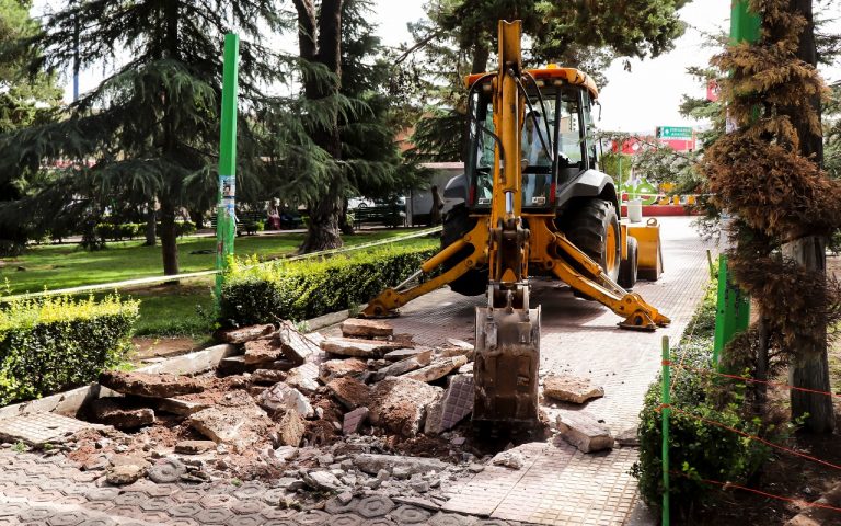 Inicia Gobierno Municipal de Cuauhtémoc remodelación de la plaza principal