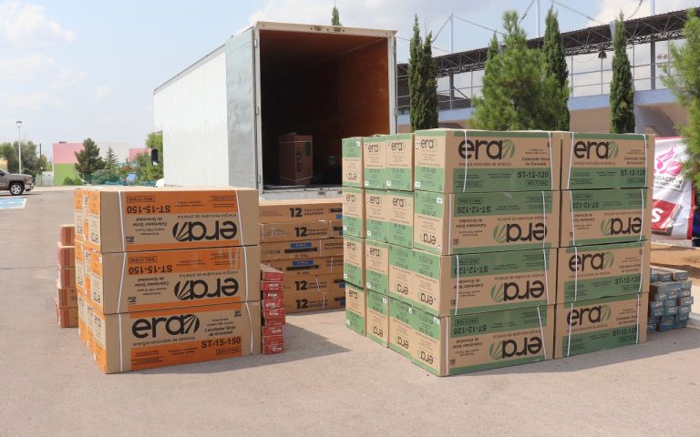 Gestiona y reparte DESARROLLO Rural de Cuauhtémoc 46 calentadores solares y 7 tinacos subsidiados