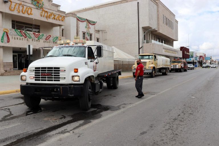 Gestiona Alcalde Romeo Morales pipas para abasto de agua potable