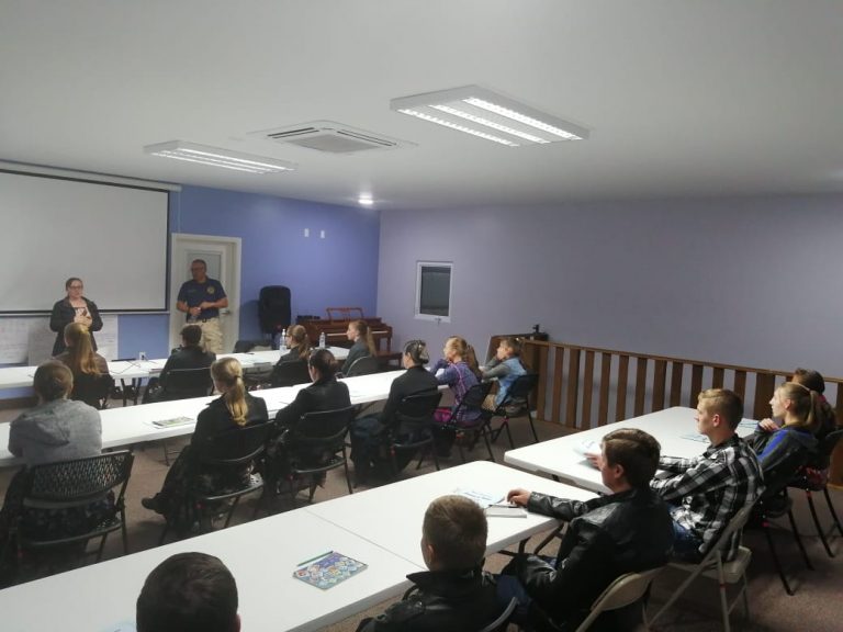 Avanza Vialidad de Cuauhtémoc pláticas de concientización a jóvenes menonitas