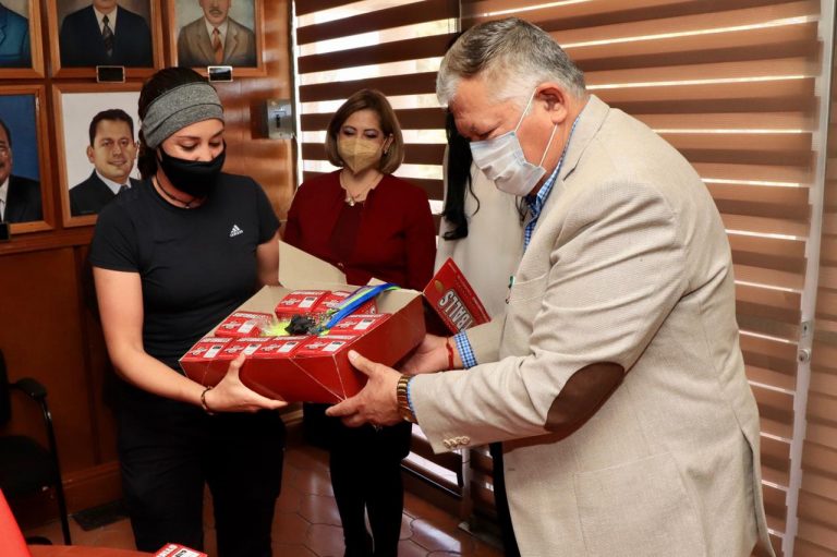 Entrega Gobierno Municipal de Cuauhtémoc estímulos económicos a comités deportivos