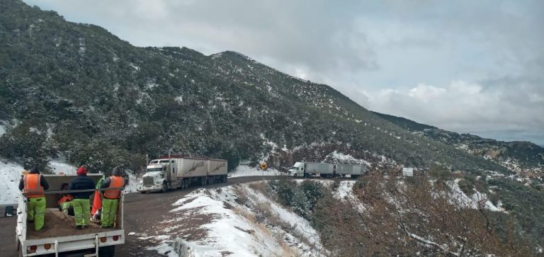Cae nieve en Puerto San Luis; mantienen advertenciapor intensidad del viento en el estado