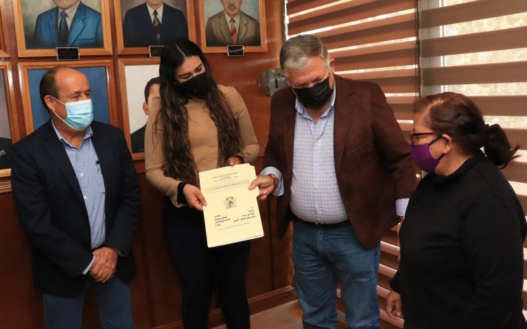 Suma Desarrollo Urbano de Cuauhtémoc entrega de 270 títulos de propiedad