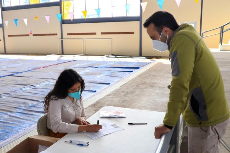 Entrega Instituto del deporte de Cuauhtémoc tarjetas bancarias a 174 becarios