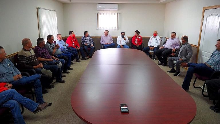 Ofrece Panchito Sáenz un Corredor Comercial seguro, y gobierno cercano con la comunidad Menonita