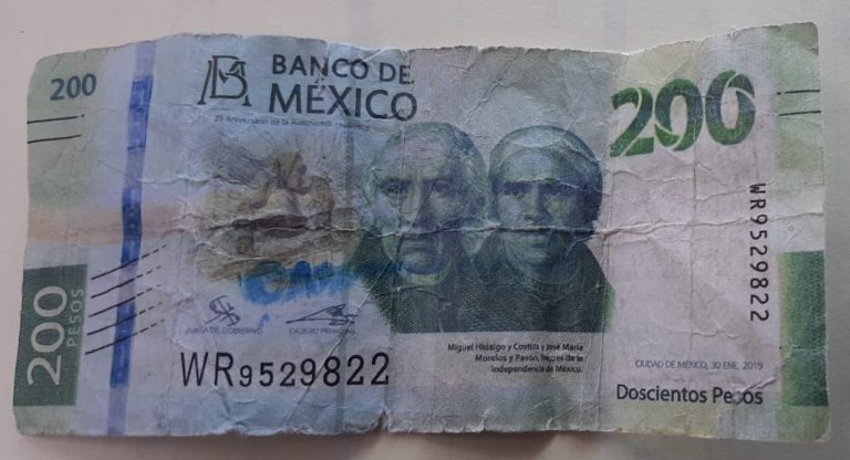 Detectan billete falso de 200 pesos