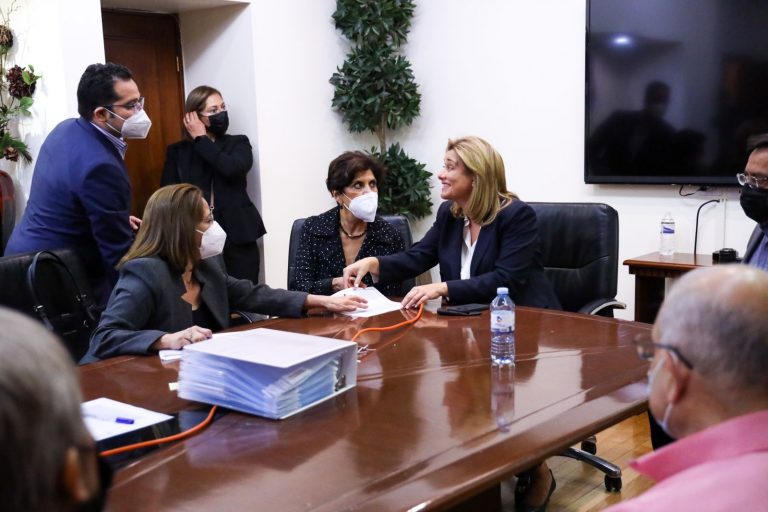 Encabeza Gobernadora mesas de entrega-recepción con Gobierno Estatal Saliente