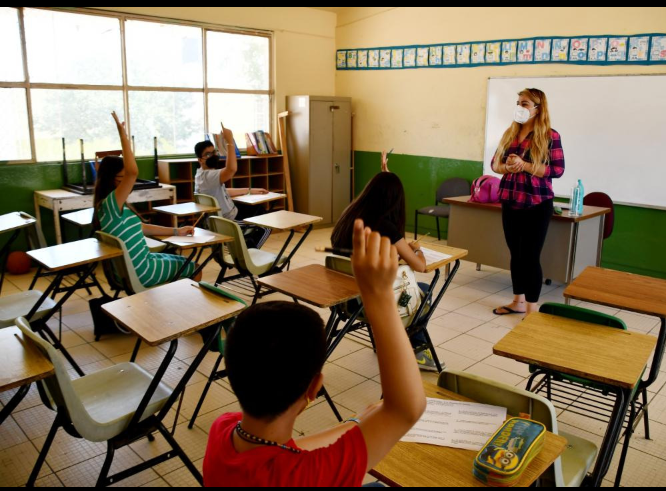 Anuncian ajuste en horario de planteles del nivel básico
