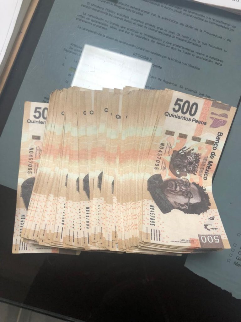 Compran motocicleta con billetes falsos