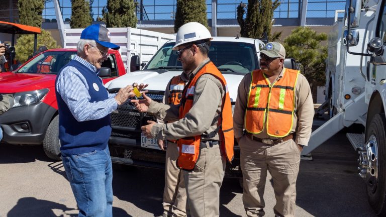 Alcalde de Cuauhtémoc entrega 2.9 mdp en equipamiento a Servicios Públicos