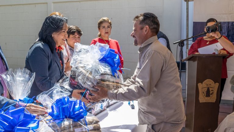 Entregan 2.2 mdp en uniformes operativos y vehículos a dependencias, en Cuauhtémoc