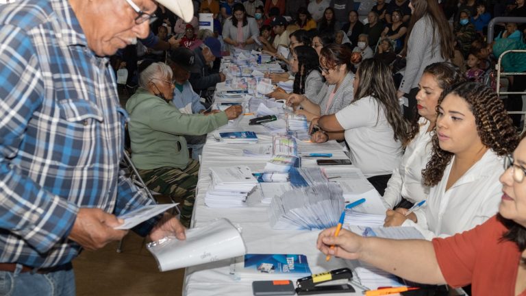 Inicia entrega de apoyos para despensa vía monedero electrónico, en Cuauhtémoc