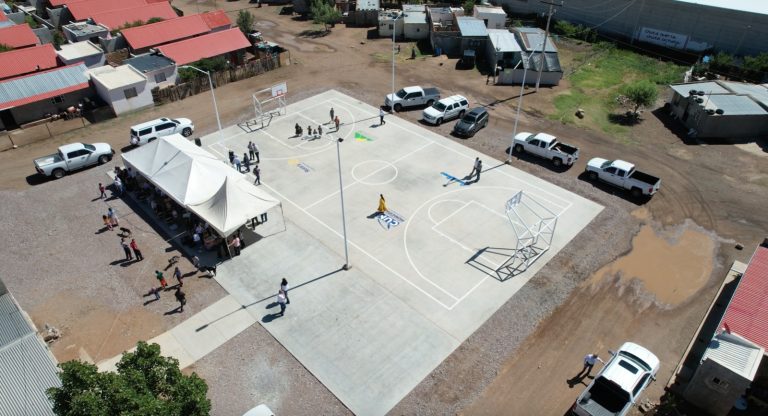 Inauguran cancha de usos múltiples en la colonia Rayénari, en Cuauhtémoc