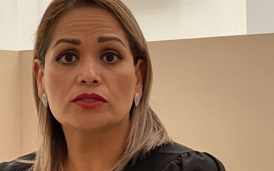Detienen por peculado a la alcaldesa de Nuevo Casas Grandes, la ex secretaria del Ayuntamiento está prófuga