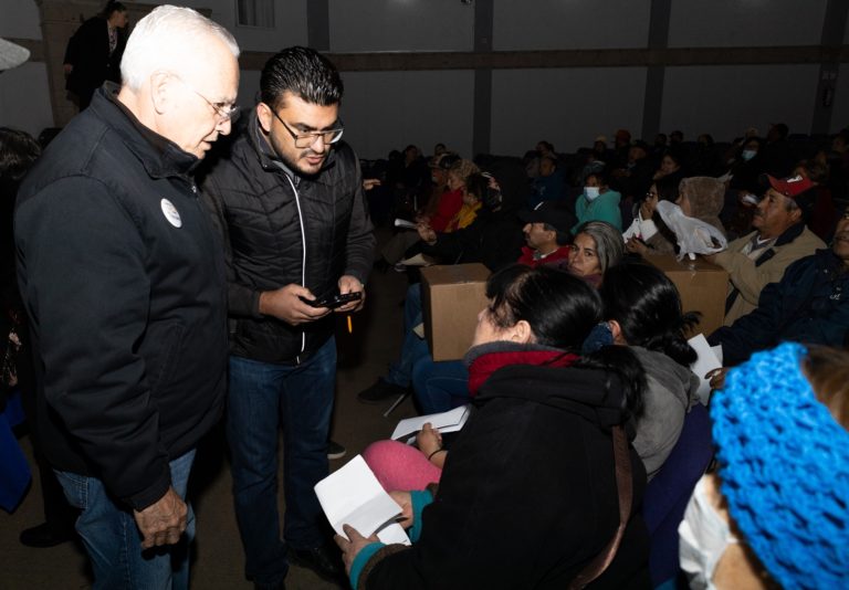 Estado y Municipio entregan despensas a adultos mayores y personas con discapacidad, en Cuauhtémoc