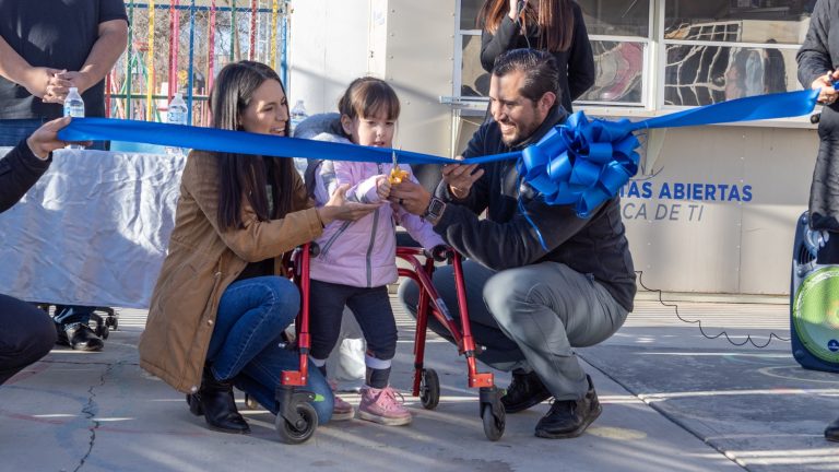 Inauguran explanada y rampas en el jardín de niños Emiliano Zapata, en Cuauhtémoc