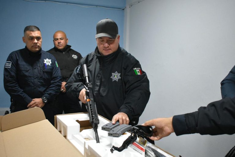 Refuerza SSPE a policía de Cuauhtémoc con entrega de armamento