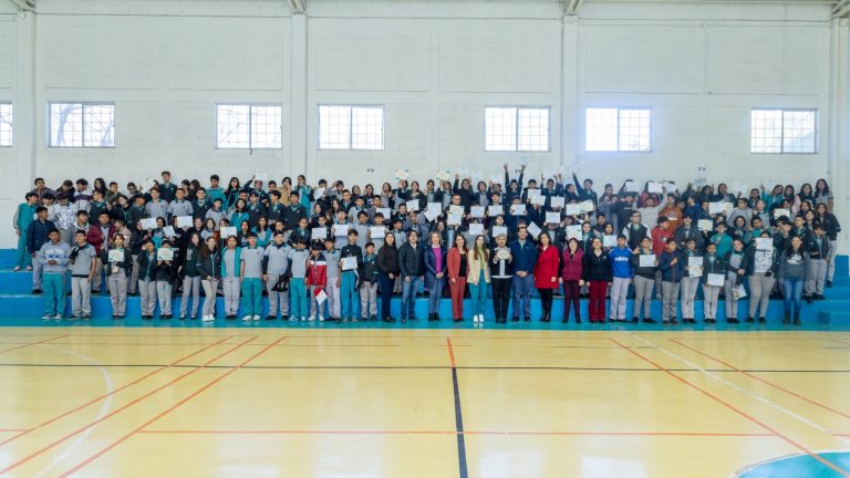 198 estudiantes de la Federal 18 se gradúan del Programa “1, 2, 3 por la equidad”