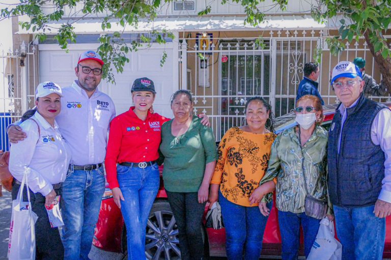 En recorridos, Beto Pérez, Saúl Mireles y Luly Mendoza reciben peticiones de la población