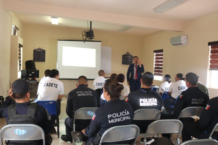 Ofrece Juez taller para agentes de la Policía Preventiva y Cadetes de Policía Municipal