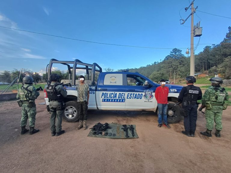 Detiene Policía del Estado a 2 hombres con armas de uso exclusivo en el municipio de Madera