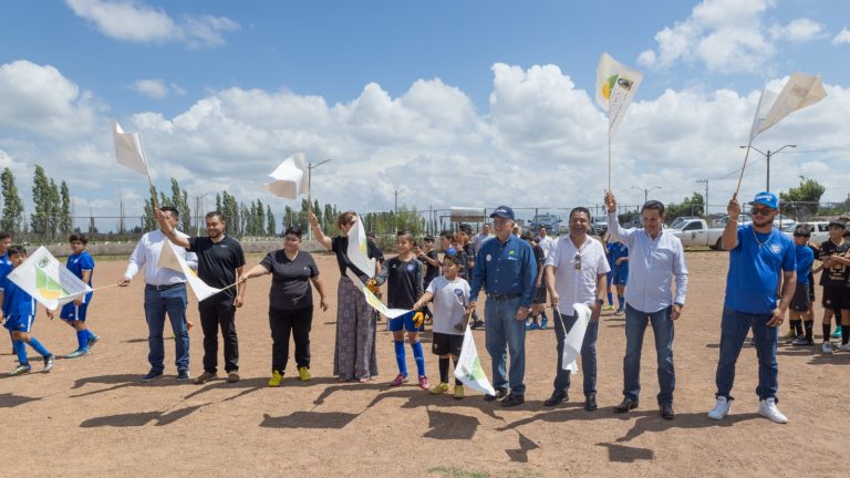 Arranca construcción de cancha de futbol profesional de 5.2 mdp, en Cuauhtémoc