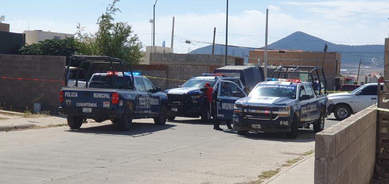 Localizan a hombre apuñalado en el interior de su vivienda en la ciudadela