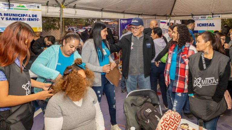 Feria de Servicios y Unidos por Cuauhtémoc llegan a la Emiliano Zapata