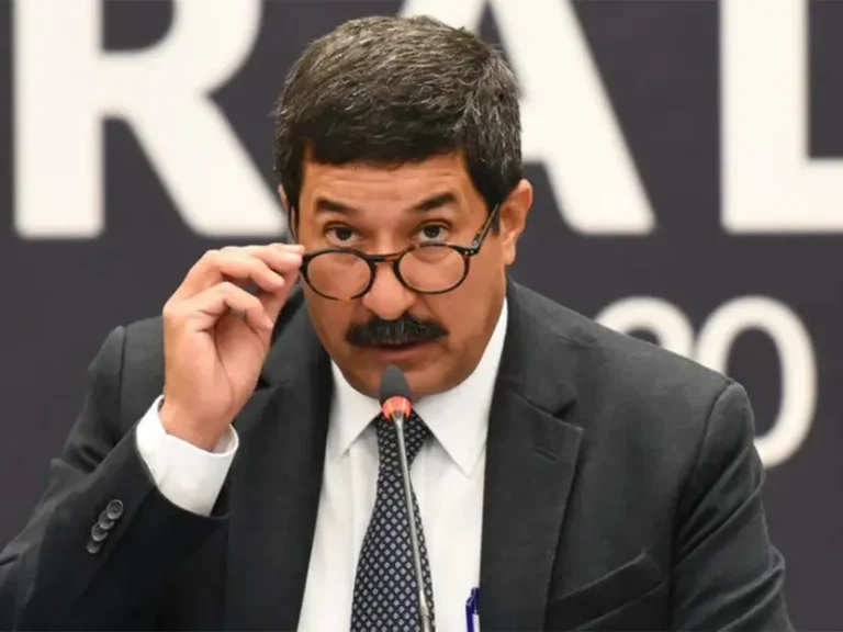 Inhabilitan a funcionaría corralista por irregularidades en Comunicación Social