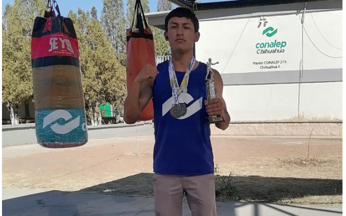 Logra estudiante del Conalep campeonato estatal de box en la “Segunda Copa Invernal 2024”