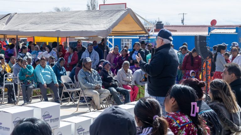 Programa de apoyos alimentarios y Feria de Servicios llegan a la colonia Rayénari, en Cuauhtémoc