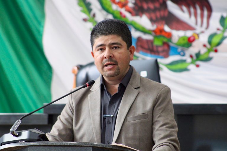 Impulsa Saúl Mireles reconocimiento legal a comunidad menonita en Chihuahua