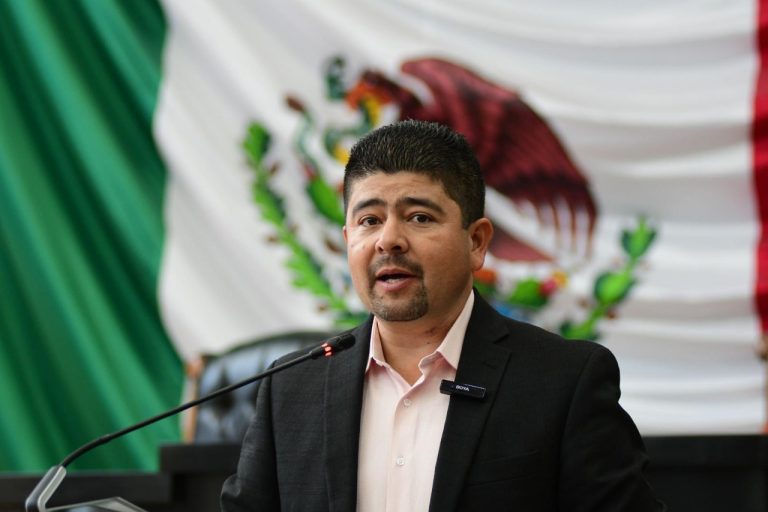 Busca Saúl Mireles que se castigue la privación de convivencia entre menores y sus padres