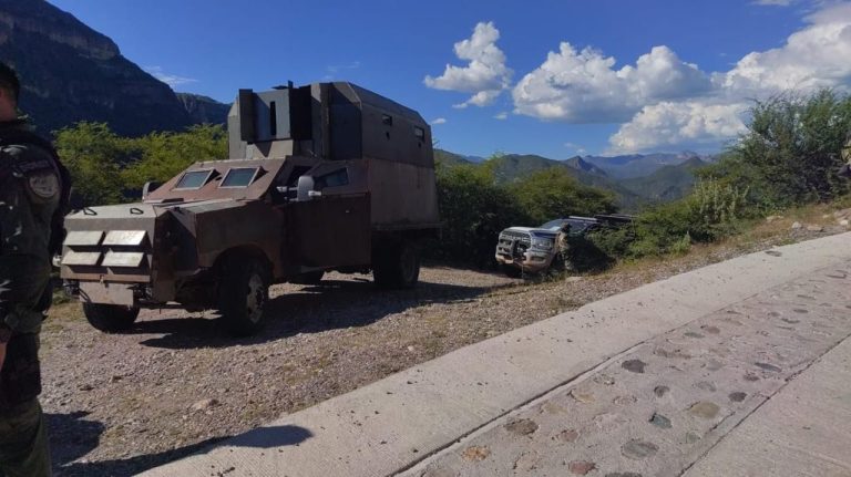 Asegura la SSPE un vehículo blindado y equipado con armamento en Moris