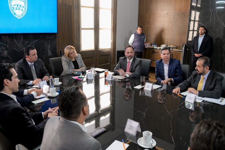 Maru Campos se reúne con el líder nacional de Coparmex