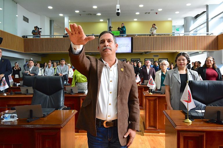 Rinde protesta el diputado Jaime Torres Amaya