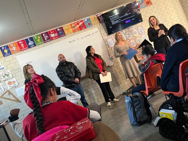 “Camino emprendedor” llega a tres primarias de Cuauhtémoc