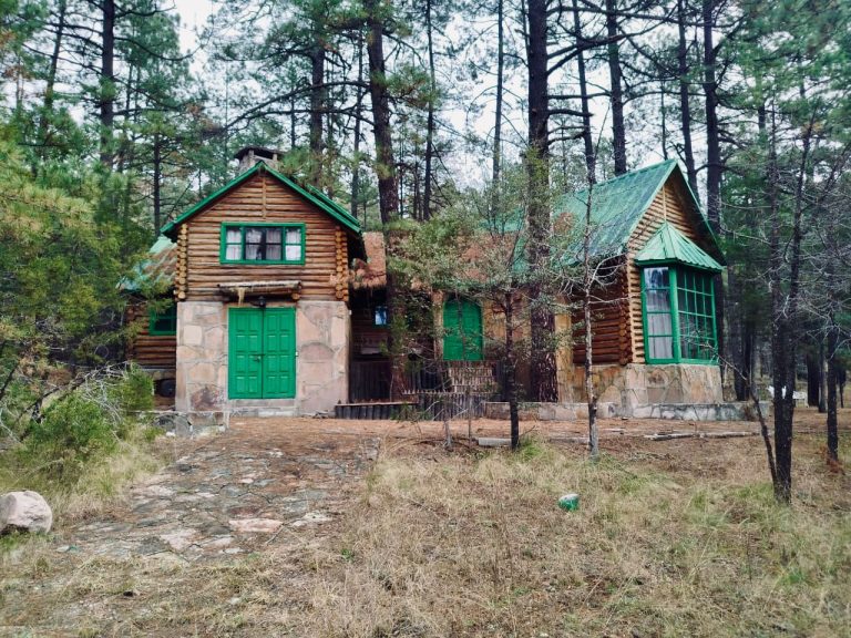 Aseguran cabaña del ex gobernador Javier Corral en Basaseachi