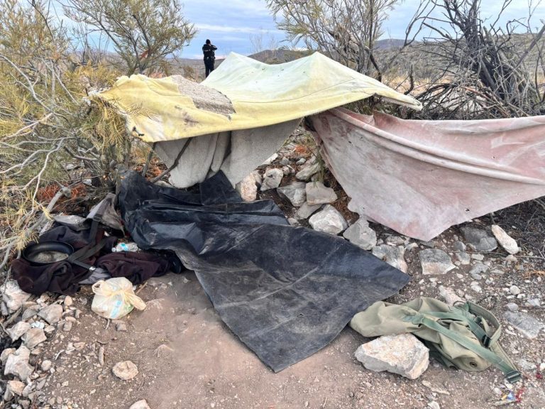 Asegura SSPE arma de fuego en campamento clandestino en la carretera Chihuahua-Parral