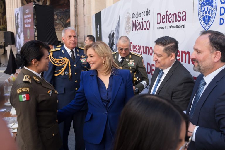 Maru Campos conmemora al Ejército Mexicano en su 113 aniversario