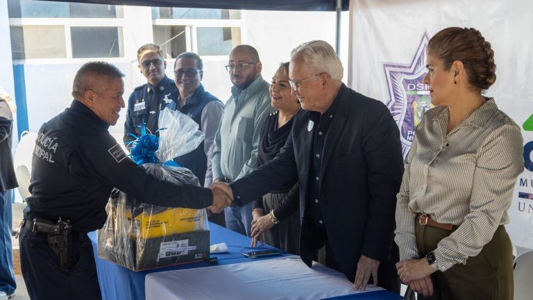 Gobierno Municipal de Cuauhtémoc fortalece a la corporación con la entrega de 195 uniformes a Policías Preventivos y de Vialidad y Tránsito