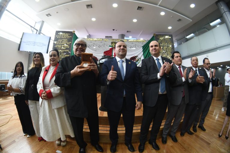 Reconoce Congreso trayectoria de Enrique Carbajal “Sebastián”