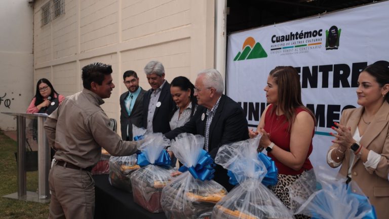 Entregan uniformes a personal operativo en Cuauhtémoc