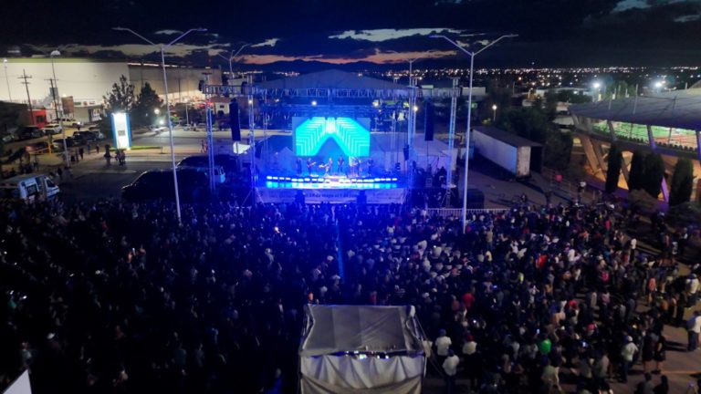 Se presenta Ximena Sariñana en el Festival de las Tres Culturas