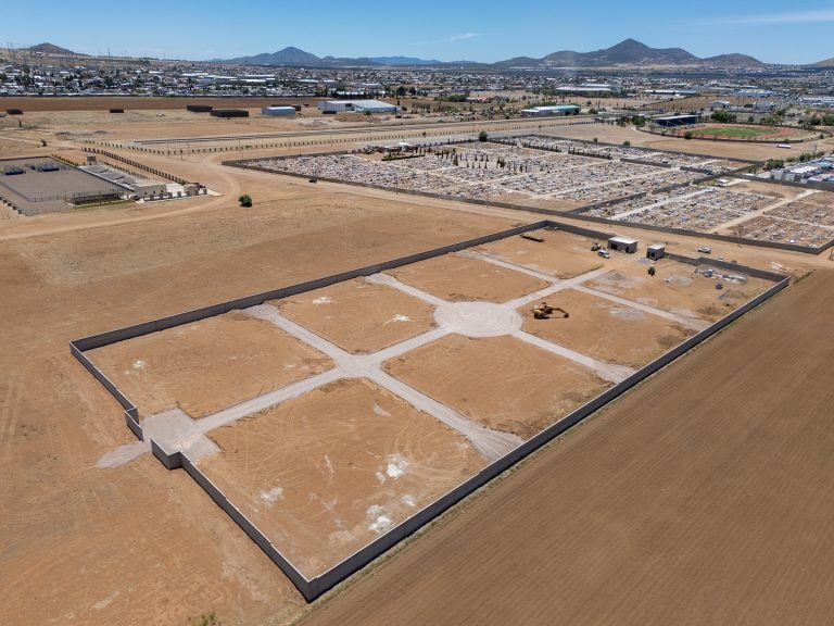 Avanza la construcción de la primera etapa del Panteón Municipal No. 4, ubicado a espaldas del Panteón No. 3.