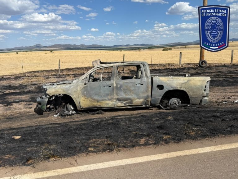 Tres vehículos y una vivienda incendiada, el saldo del enfrentamiento entre civiles armados en Carichi