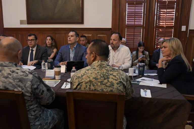 Maru Campos destaca crecimiento en percepción de seguridad y confianza ciudadana durante mesa de seguridad